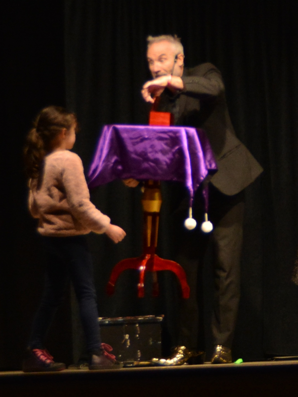 "spectacle magie enfants Bretagne"